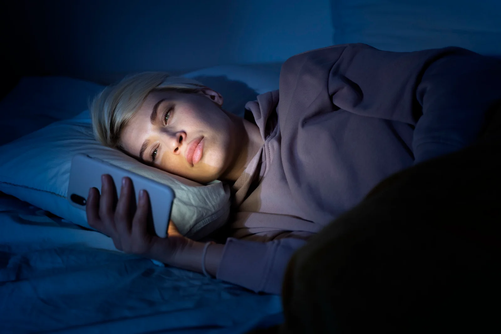 How Late Sleep Affects Your Lifestyle: Weight Gain, Health Risks & Simple Fixes